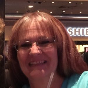 Meet your Posher, Lori